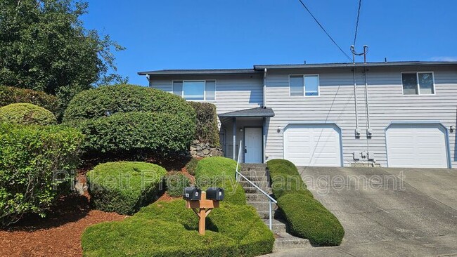 Building Photo - 2641 Stephenson Ave Rental