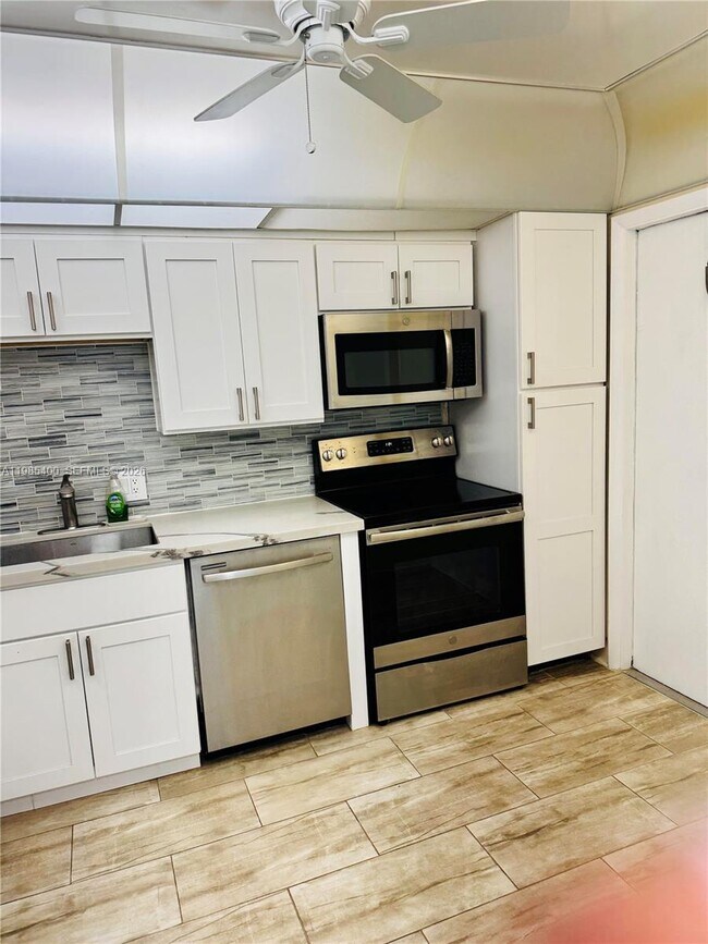 Photo - 2601 S Course Dr Unidad 409