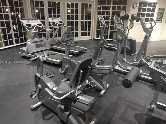 Photo - 2890 N Oakland Forest Dr Unidad 111