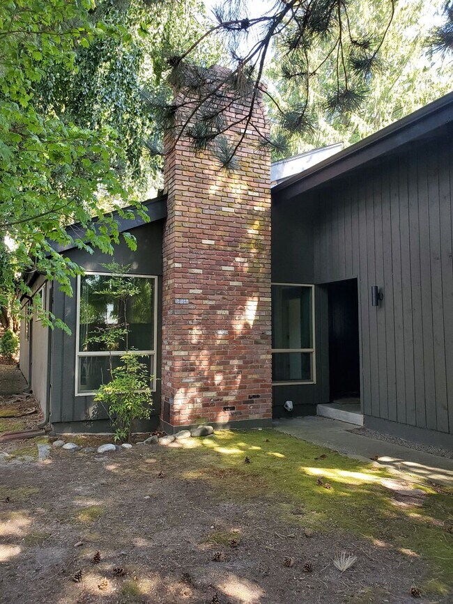 Gorgeous Renovated 3 Bed / 2 Bath Rambler ... - Gorgeous Renovated 3 Bed / 2 Bath Rambler ... Casa
