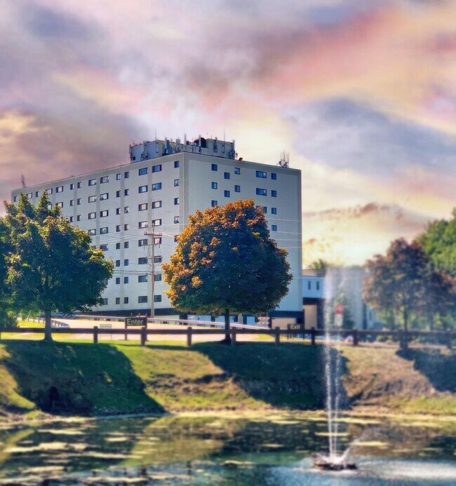 Photo - West Ridge Towers