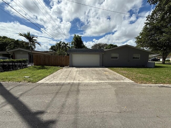 Photo - 4300 NW 3rd Ct Unidad 1