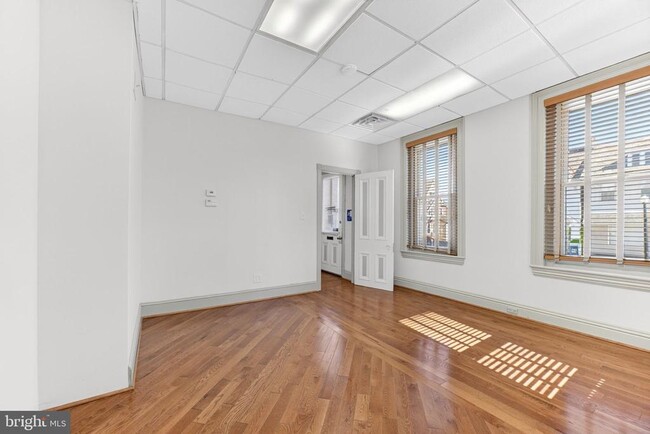 Photo - 401 W Broad St