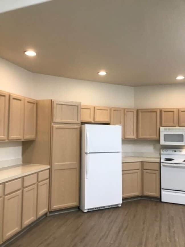 Photo - 626 Windemere Cir