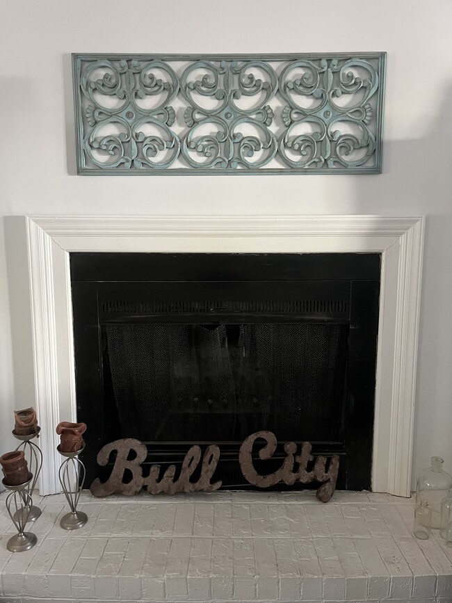 Photo - 2119 Strebor St