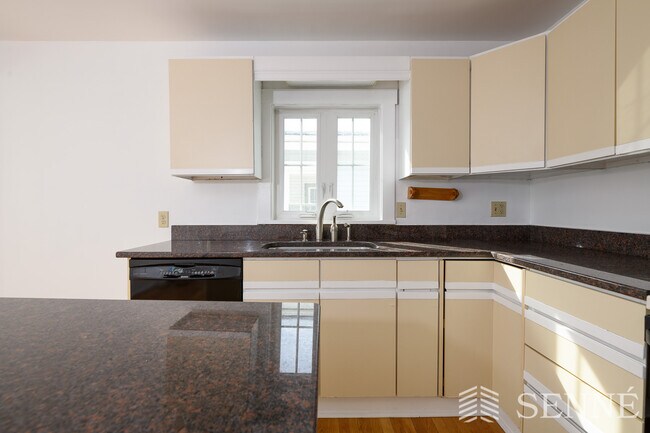 Photo - 14 Skehan St Unit 2