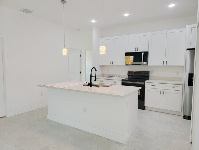 415 Tonklin Rd SW