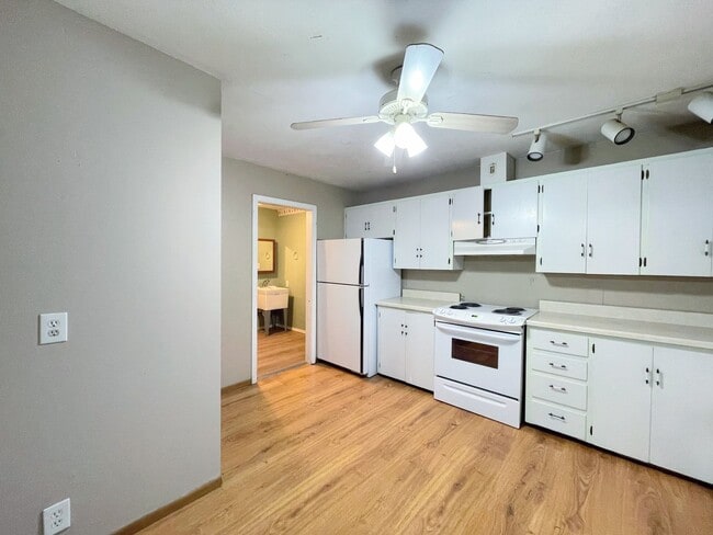 Photo - 2 bed brick home outside town