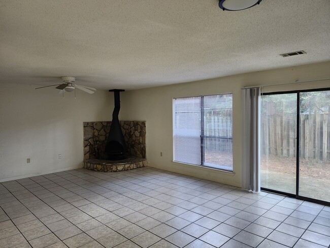 Photo - 44 5th St