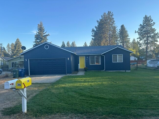 Building Photo - 306 E 12th Ave