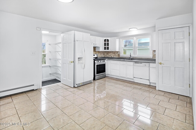 Building Photo - 46 Amboy Rd Rental