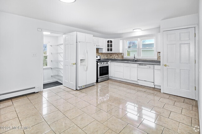 Building Photo - 46 Amboy Rd Rental