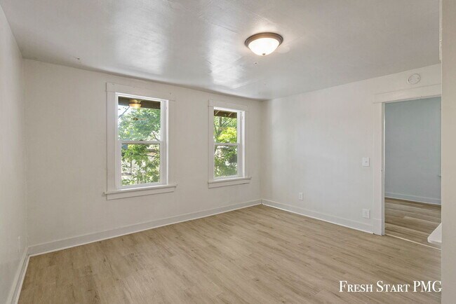 Photo - Inviting 1-Bedroom Unit with Natural Light...