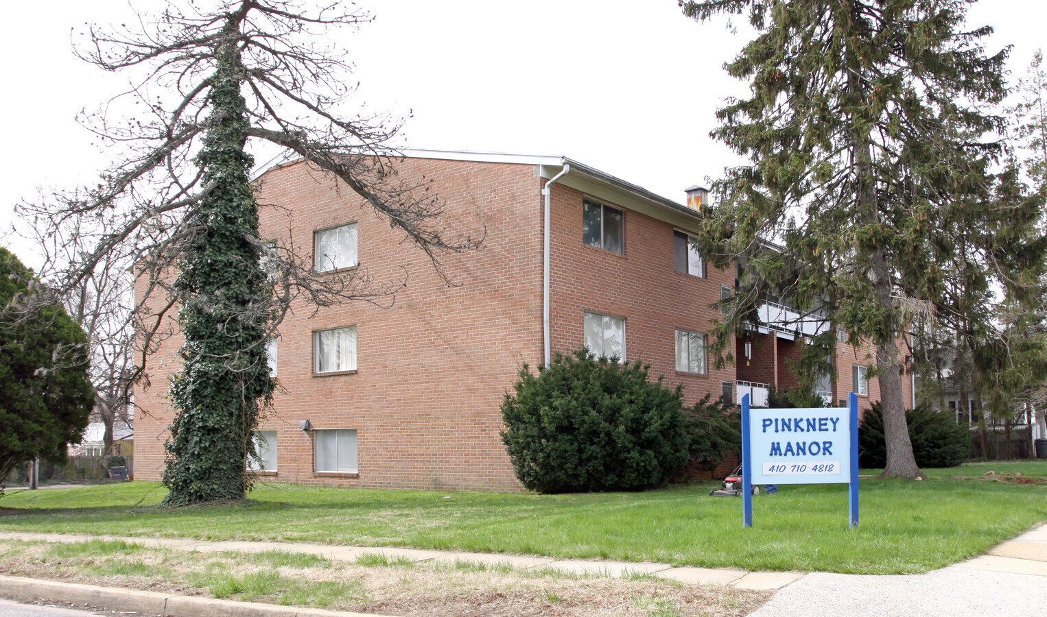 Photo - Pinkney Manor Apartments