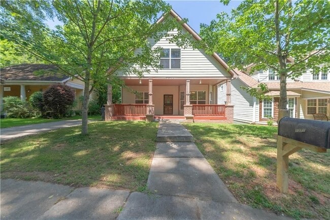Photo - 1371 Clermont Ave