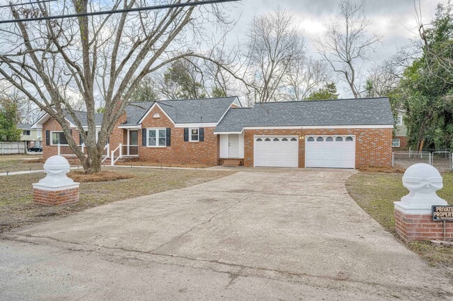 Photo - 205 Hampton Ave