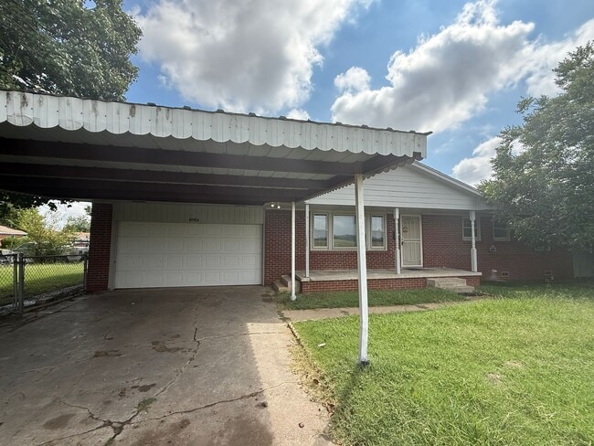 Building Photo - Stunning 3 bedroom, 1.5 Bath in Tulsa Rental