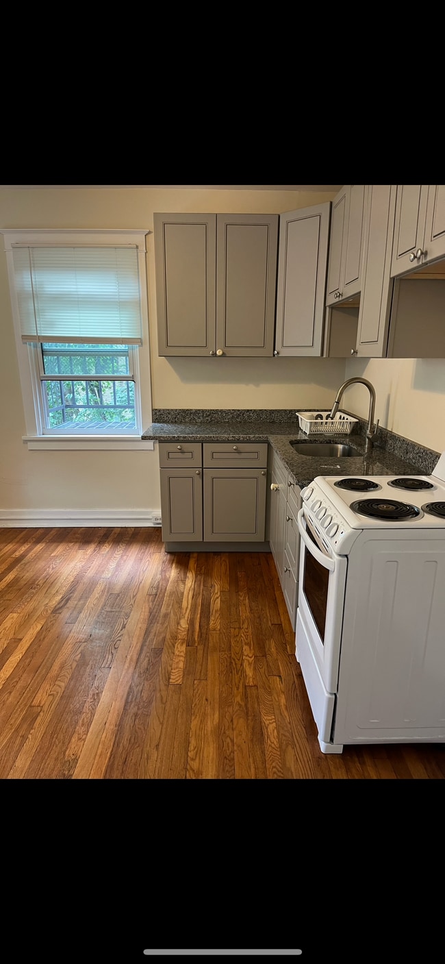 Photo - 5737 5th Ave