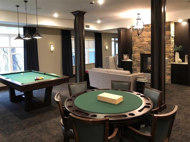 Oaks of Shorewood Apartments