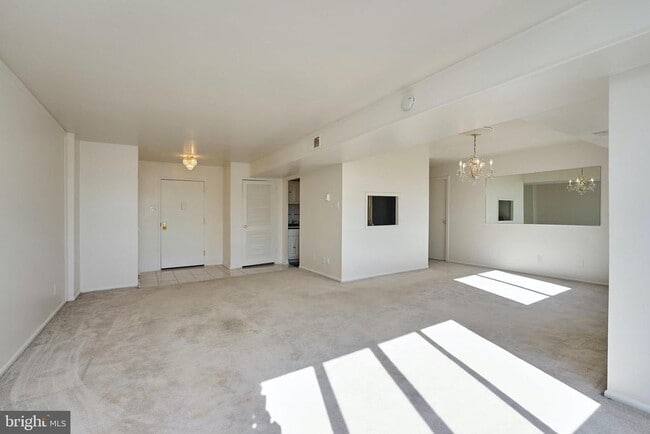 Photo - 5340 Holmes Run Pkwy Unidad 601