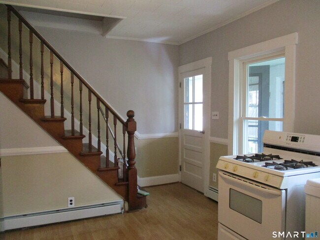 Photo - 105 Woodstock Ave