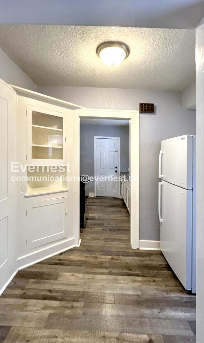 Photo - 2215 E Gregory Blvd