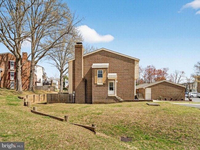 Photo - 3827 Gawayne Terrace