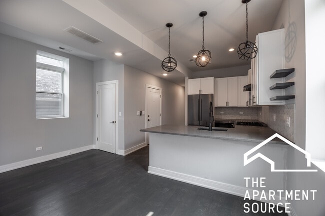 Building Photo - 3255 N Elston Ave Unit 2 Rental