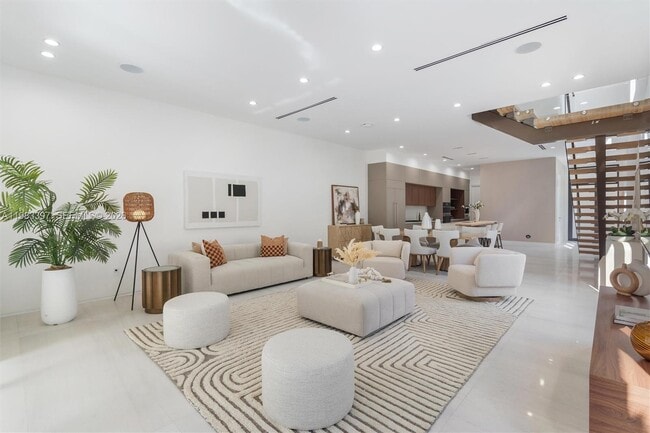 Photo - 1410 NE 5th St