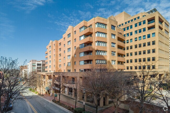 Photo - Hampden Square