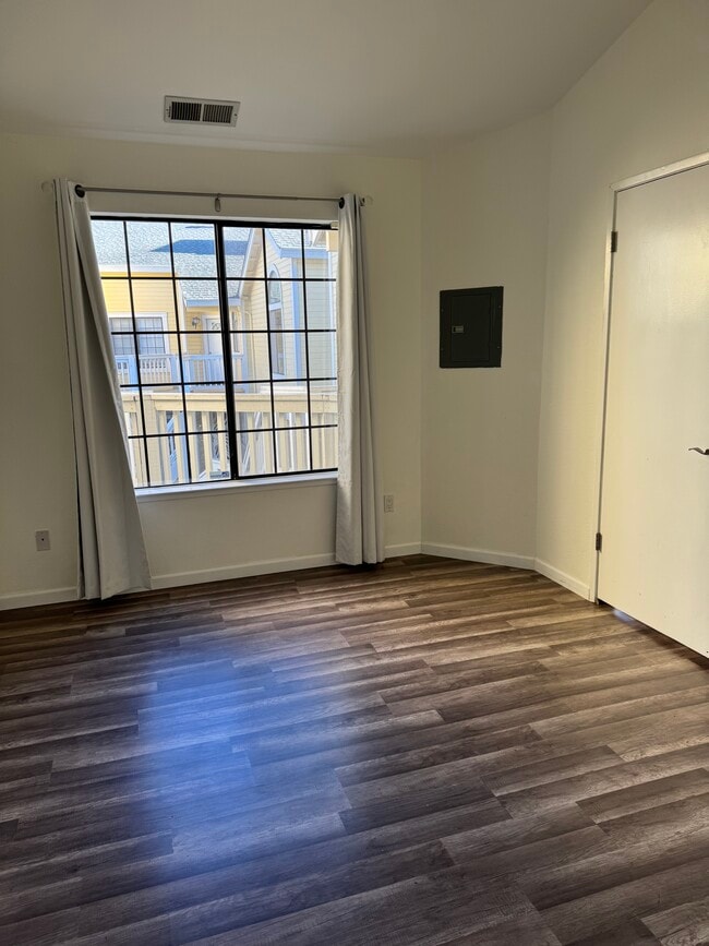 Photo - 206 Devonwood