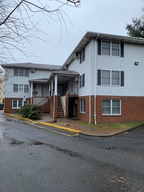 5 Sewall Avenue - 5 Sewall Ave Unit B3