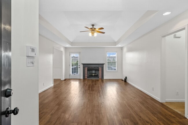 Photo - 1021 Glenhurst Way