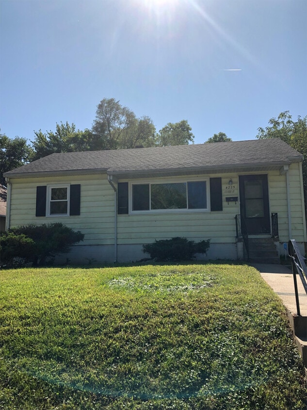 Photo - 4225 Pinkney St (Omaha, NE)