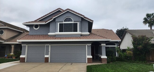 Building Photo - Spacious 4-Bedroom, 3-Bath Home for Rent in Elk Grove!