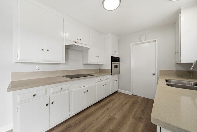 Photo - Updated and Stylish 3 bedroom 2.5 bath home in Anaheim