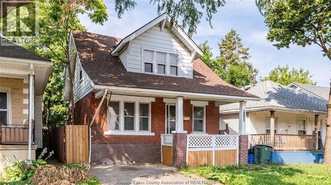 Photo - 387 Josephine Ave