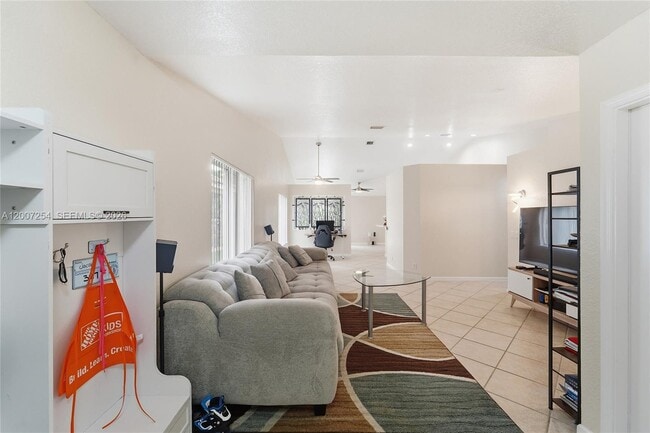 Photo - 1004 Golden Cane Dr