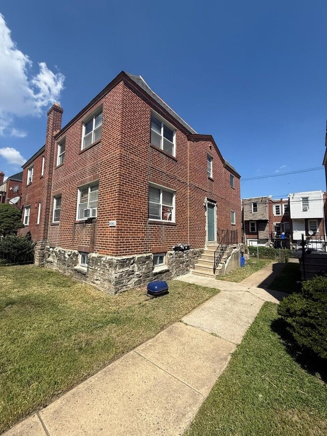 Building Photo - 4061 Comly St Unit 4061 COMLY ST -  B Rental