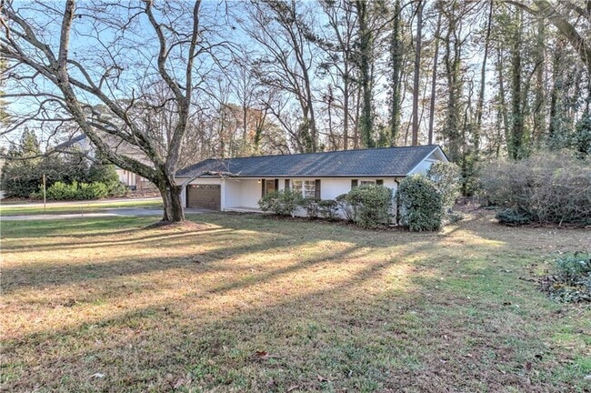 Photo - 465 Windsor Parkway