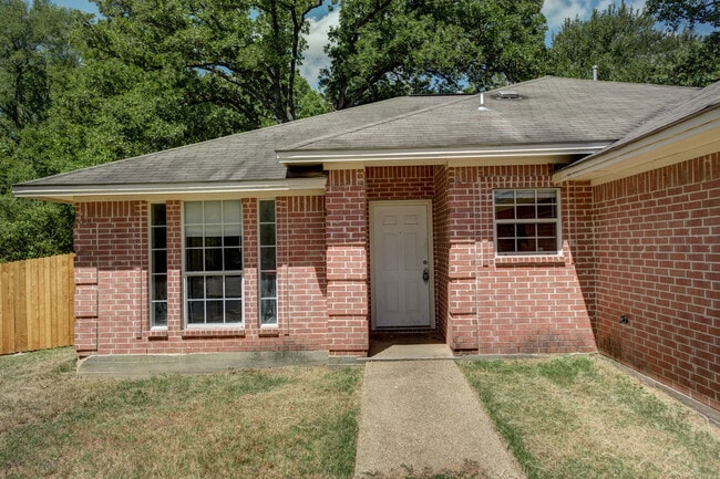 Photo - 2402 Jaguar Ct