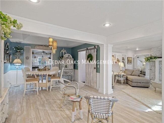 Photo - 303 N Summit St