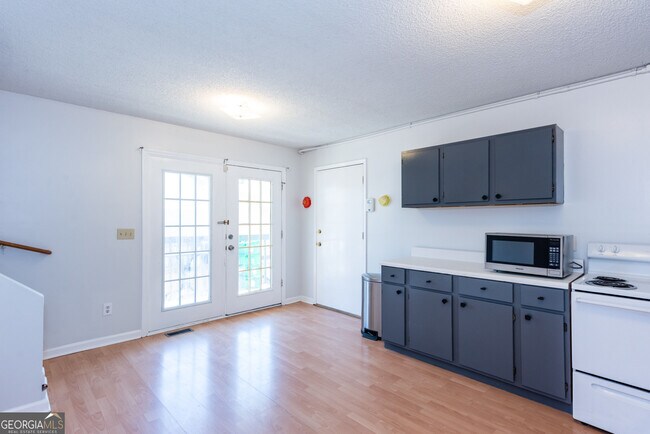 Photo - 656 Bellemeade Ave NW