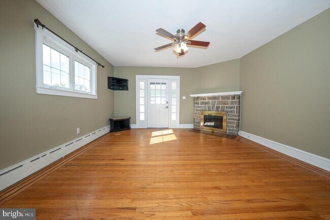 Photo - 17 E Turnbull Ave