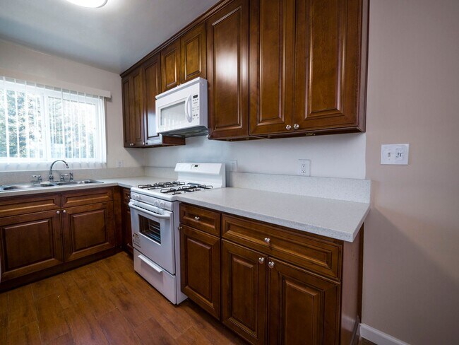 Photo - 1936 Corning St