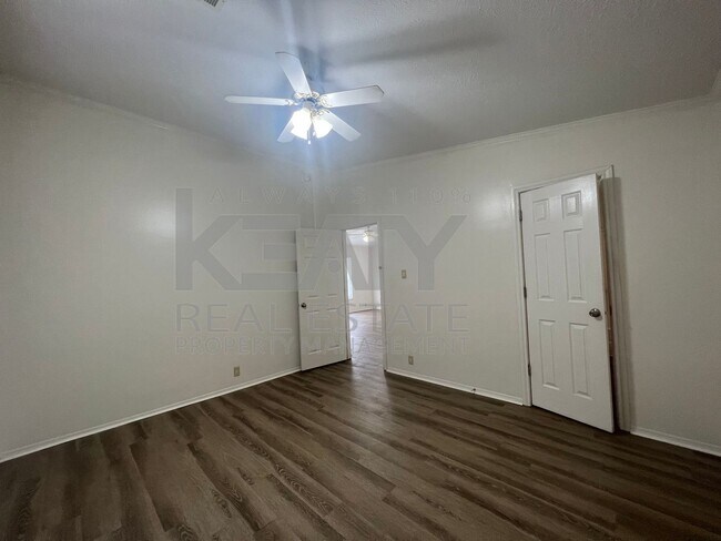 Photo - 113 Country Ln Unidad A