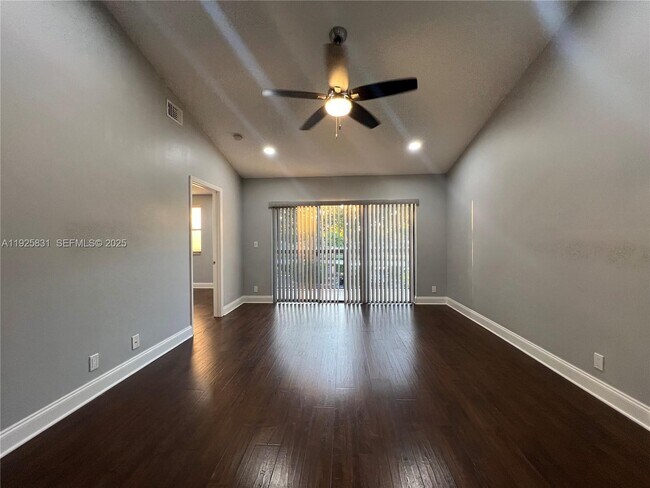 Photo - 501 Gardens Dr