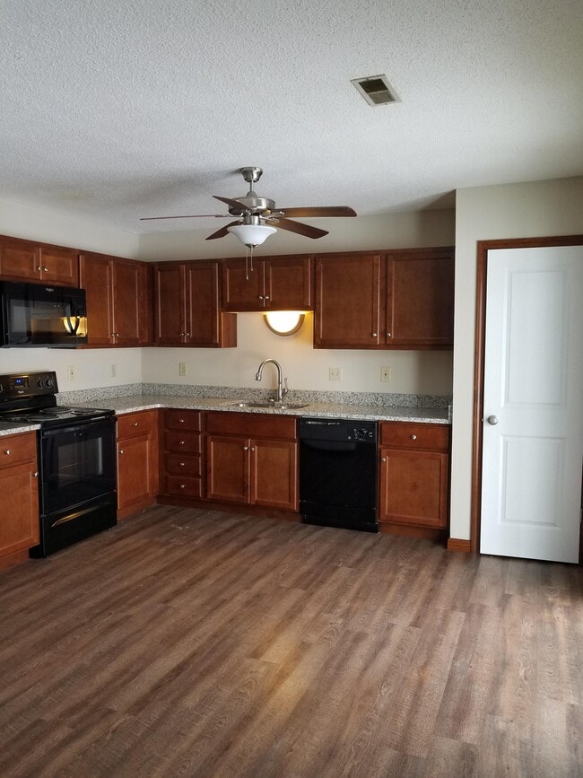 Photo - 21 Cherry Tree Ln Unit 21