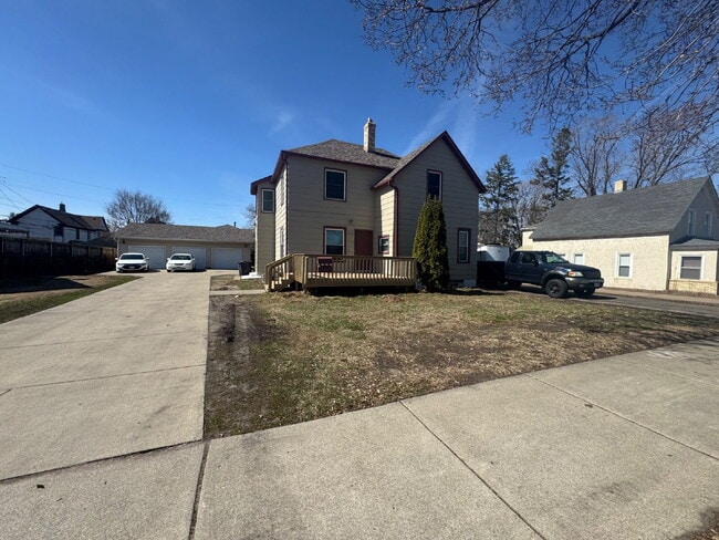 Photo - 2522 5th St NE