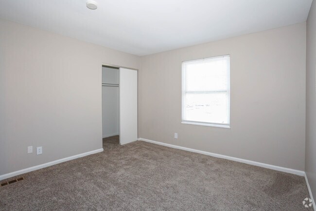 2 Bedroom/ 1 1/2 Bath Townhome - 1025 SQFT - Fox Hunt Apartments